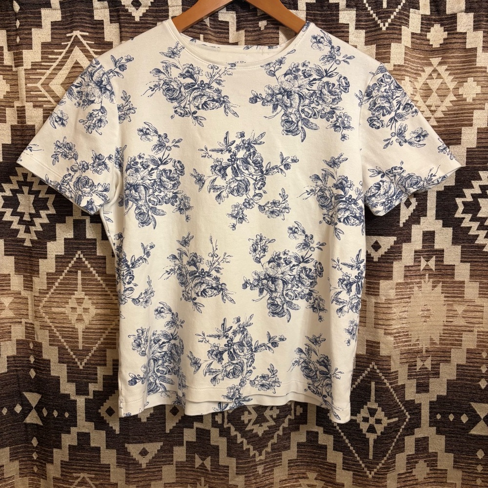 White Stag Women’s Blue & White Cotton Floral Short Sleeve Shirt, Size Medium